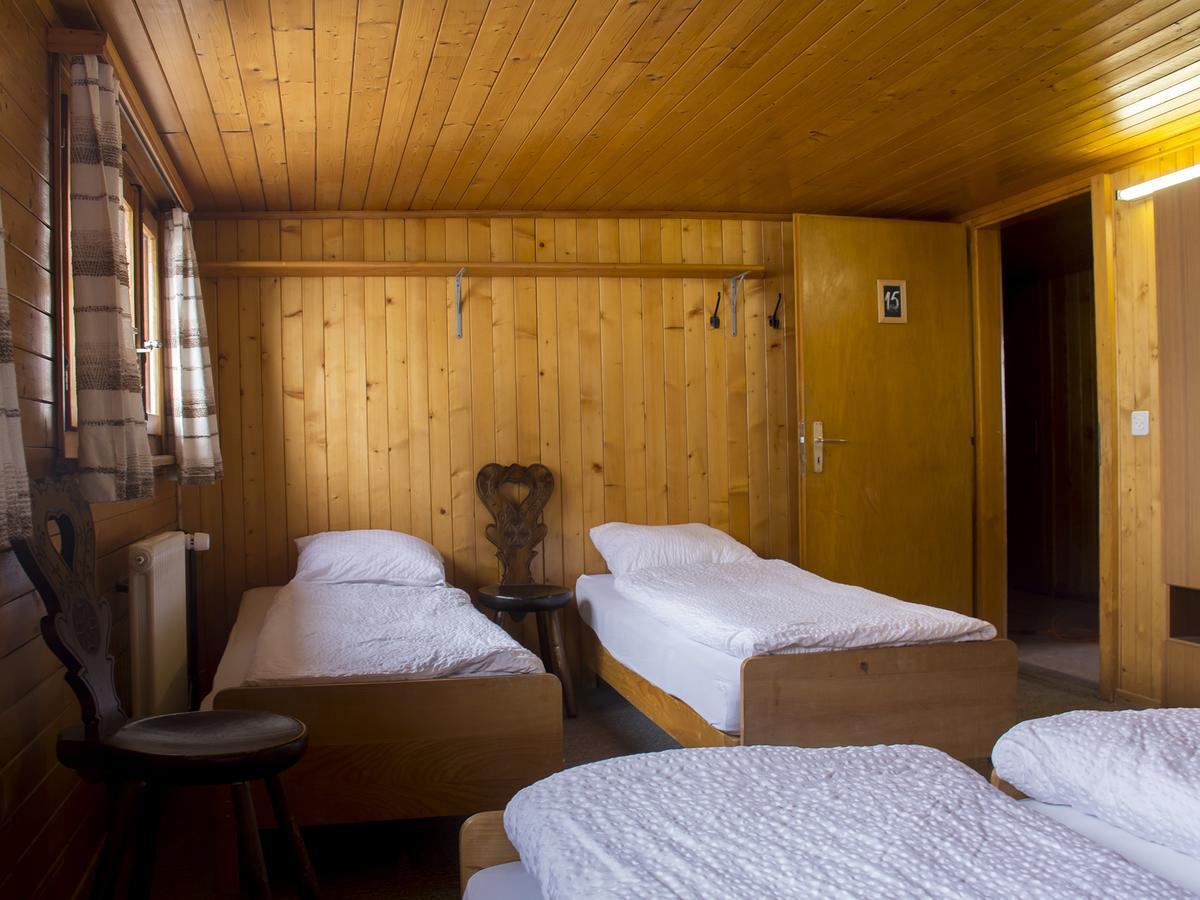 Refuge De Plan-Francey Hotel Moleson Exterior photo